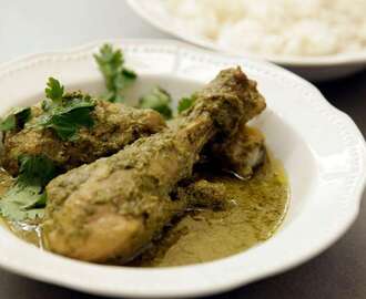 How to make Mallika Basu&#39;s green chicken curry