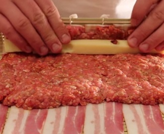Darált húst és sajtot teker a szalonnába, majd megsüti! Imádni fogod! | EgybeMinden Blog