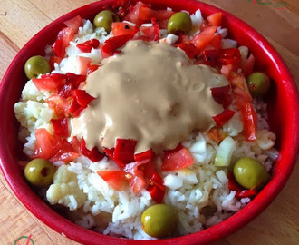 Ensalada de arroz y coliflor (con mayonesa de salsa de soja)