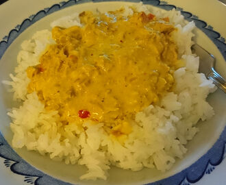 Tonfisk i currysås. Billig och snabblagad mat när den är som bäst.