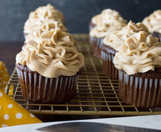 Chocolate Cupcakes with Peanut Butter Cream Cheese Frosting
