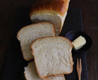 Soft Asian Milk Bread Hand Knead Method 牛奶麵包