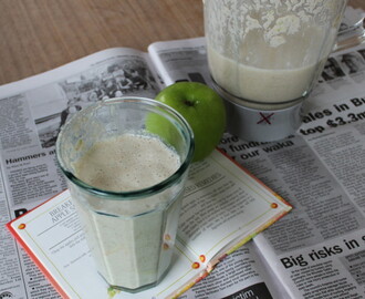 Breakfast Apple Shake with Granny Smith apples and extra cinnamon