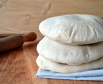 Pita, il pane arabo ideale per essere farcito