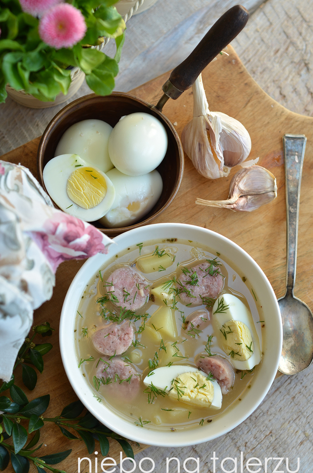 Najlepsza zupa chrzanowa. Chrzanowa z jajkiem, ziemniakami i kiełbasą