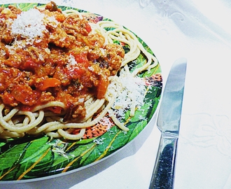 Midweek meals: Spaghetti Bolognese #Dolmio #ThankGoodness