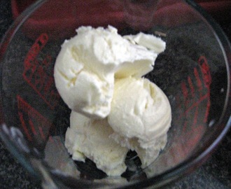 Easy-NO ICE CREAM MAKER-2 Ingredient Ice Cream-Take 2: Holiday Recipe Exchange: Week 11 (Vanilla/Vanilla Beans)