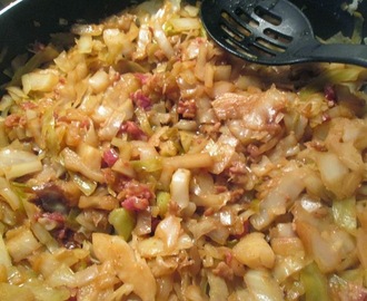 CABBAGE AND BACON STIR-FRY