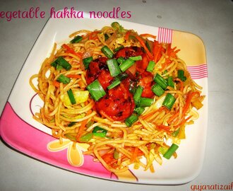 Vegetable hakka noodles