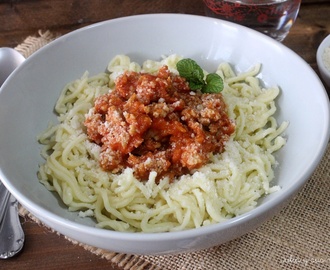Como hacer pasta fresca casera sin gluten. Espaguetis con salsa boloñesa.