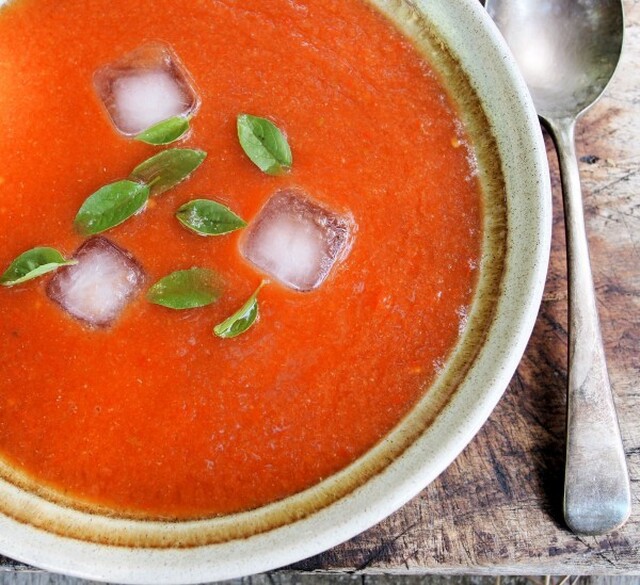 5:2 Diet, Fast Days & Feast Days and Roast Tomato & Garlic Soup Recipe (70 Calories)