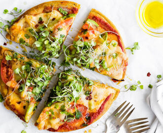 The Healthy Pizza Alternative The Food World Is Obsessing Over (It's Super Easy To Make!)