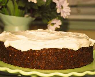 Spiced carrot cake with vanilla mascarpone cream