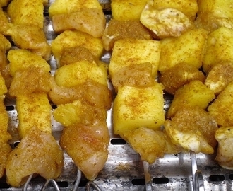 Hähnchen - Ananas - Curry - Spieße