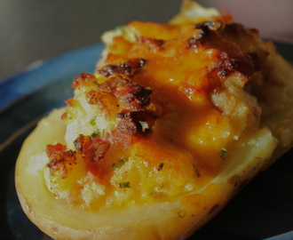 Twice baked potatoes â€“ dobbelbakte poteter med cheddar og bacon