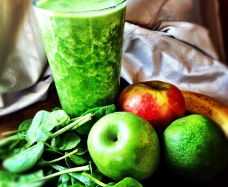 Green Smoothies & Boost Juices... and a Giveaway!