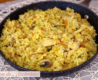 Arroz al curry con pollo y verduras