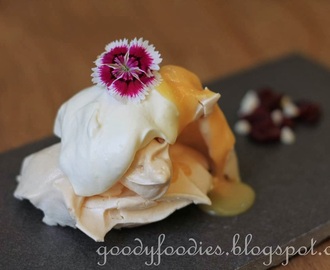 Recipe: The Perfect Meringues with Whipped Cream and Salted Caramel