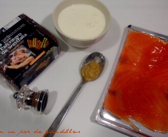 Canapés de salmón con pan negro de Westfalia