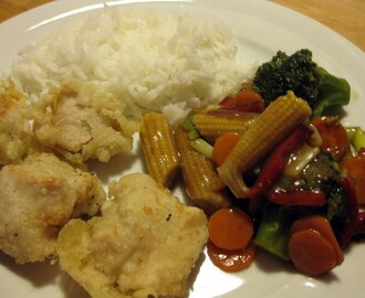 Innbakt kylling med wokede grønnsaker.