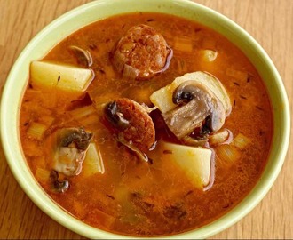 Суп с чоризо и грибами