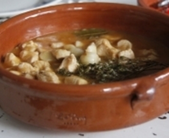 Spaanse kip met knoflook (Pollo al Ajillo)