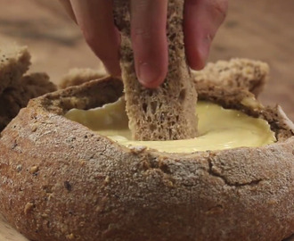 Warme Camembert + brood = hemels!