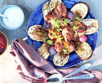 Grillad kycklinglårfilé med marockanska smaker och två såser | Foodfolder - Vin, matglädje och inspiration!