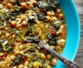 kale and chickpea soup with chilli, garlic and ginger