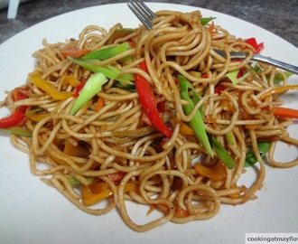 Vegetable Hakka noodles