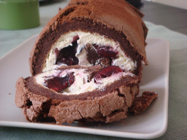 Chocolate & Cherry Roulade (No Flour! Low Carb! Gluten Free!)