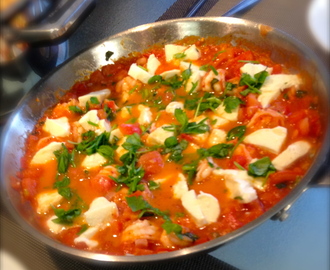 Spirelli met verse tomaten, mozzarella en scampi