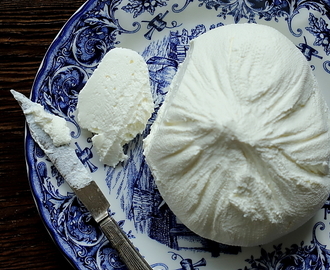 Labneh – jak zrobić ser z jogurtu