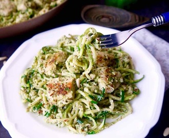 Paleo Green Pepper and Almond Pesto Zoodles & Chicken
