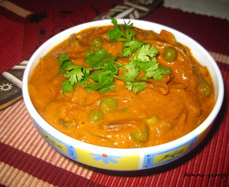 Mushroom and Peas Curry