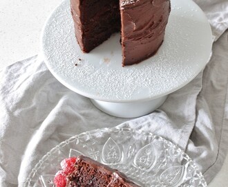Midnight Chocolate and Raspberry Cake for Two | gluten free