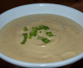 Curried cauliflower & coconut soup