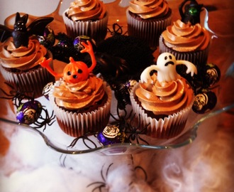 Spooky Halloween Chocolate Velvet Cupcakes!