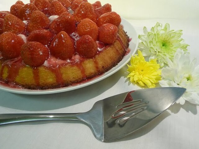 Strawberry & Cream Sponge Flan