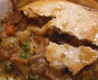 Ideal for leftovers, and my first food love! Chicken (or Turkey!) pot pie