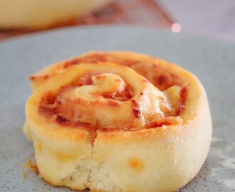 Pizza Scrolls | Ham, Pineapple and Cheese