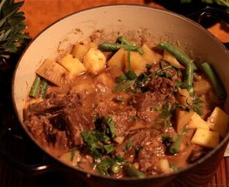 Massaman curry med oksekjøtt