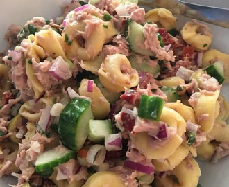 Tortellini salade met tonijn en knoflooksaus - Mijn Recepten