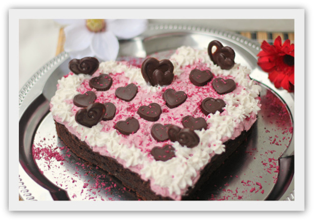 Sukkerfri sjokoladekake med bringebærkrem!