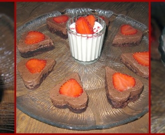 Chokoladekage med mousse og jordbær og en vinder af Yves Rocher :)