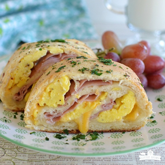 Ham, Egg, and Cheese Breakfast Rolls