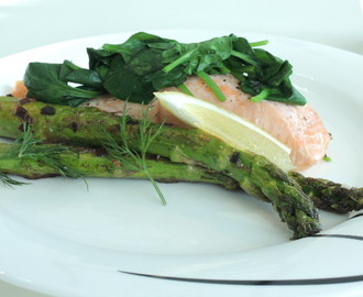 Ovnsbakt laks med estragon, spinat og pannestekt asparges