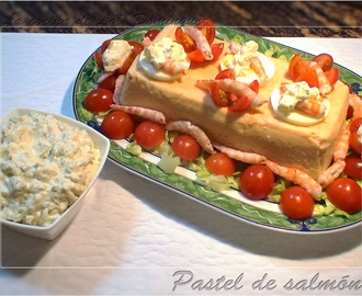 Pastel de salmón y gambas con salsa tártara