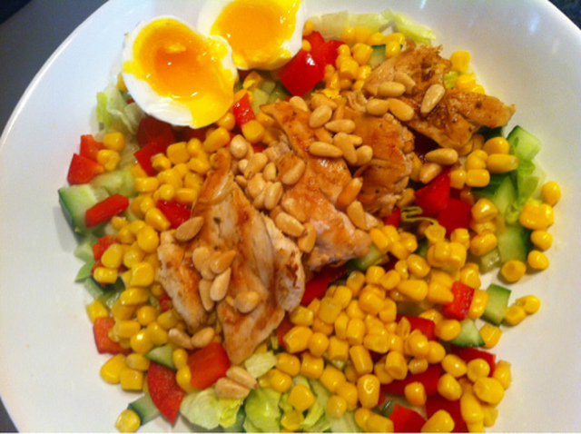 Etter trening: Supersalat stappet med vitaminer, mineraler, sunne fettsyrer og protein av høyeste kvalitet