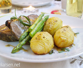 Lammestek med hasselback-poteter, asparges og lammesjy